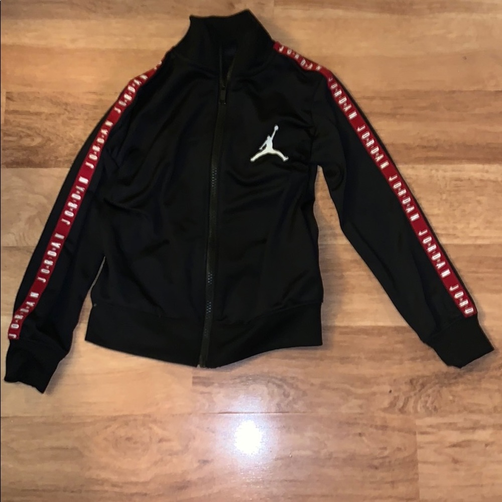 Very nice Jordan jacket and very well designed.